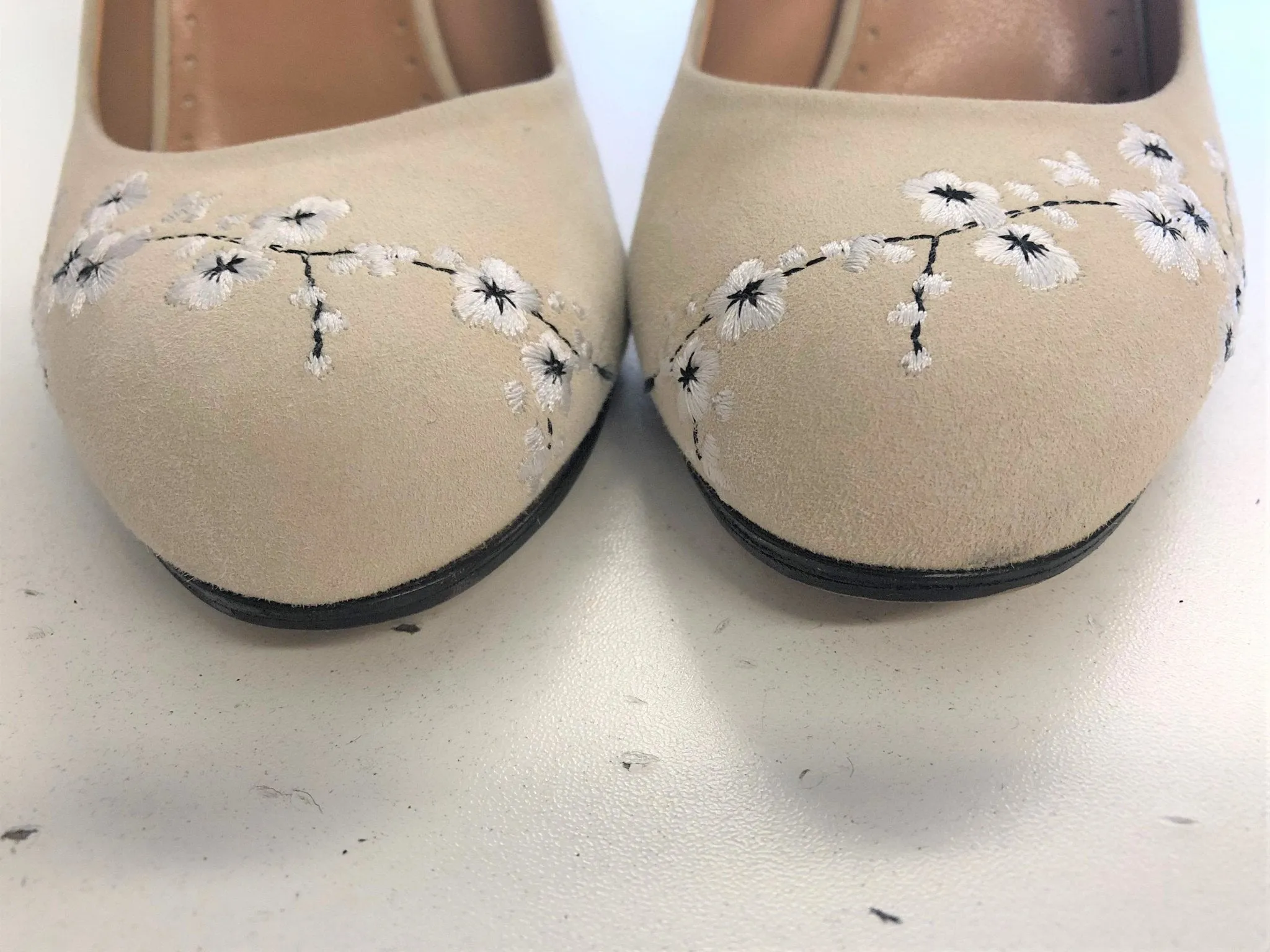 Alexa Wagner Pumps Princess Ric Suède Brodé de Fleurs Taille 38 Talon Haut