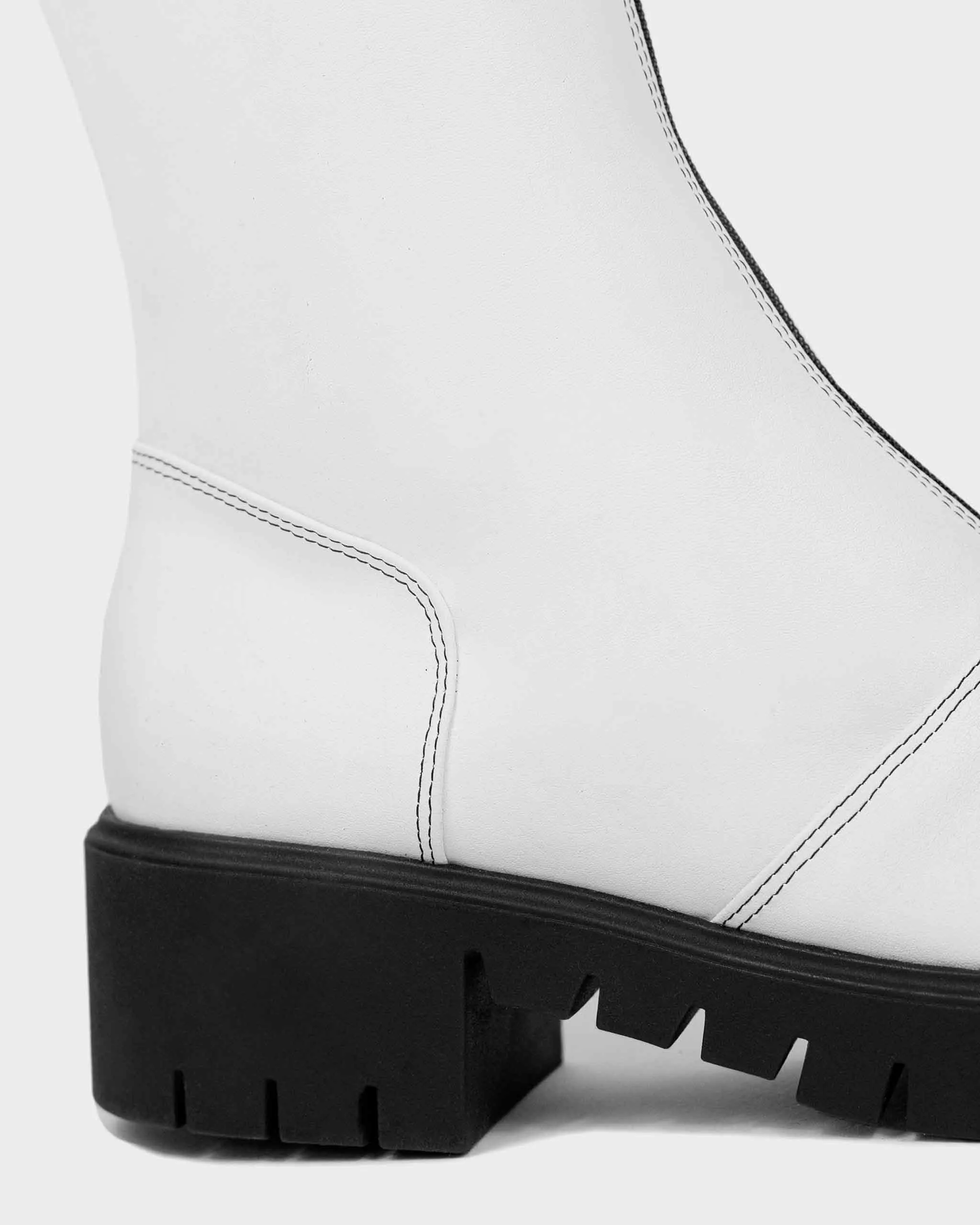 Bottes vegan en cuir de cactus Cyber Desserto® | Blanc