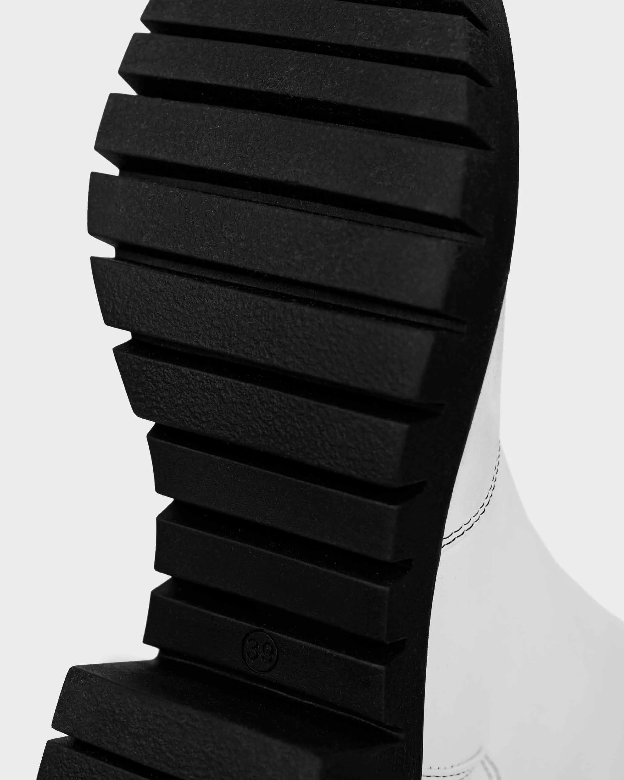 Bottes vegan en cuir de cactus Cyber Desserto® | Blanc