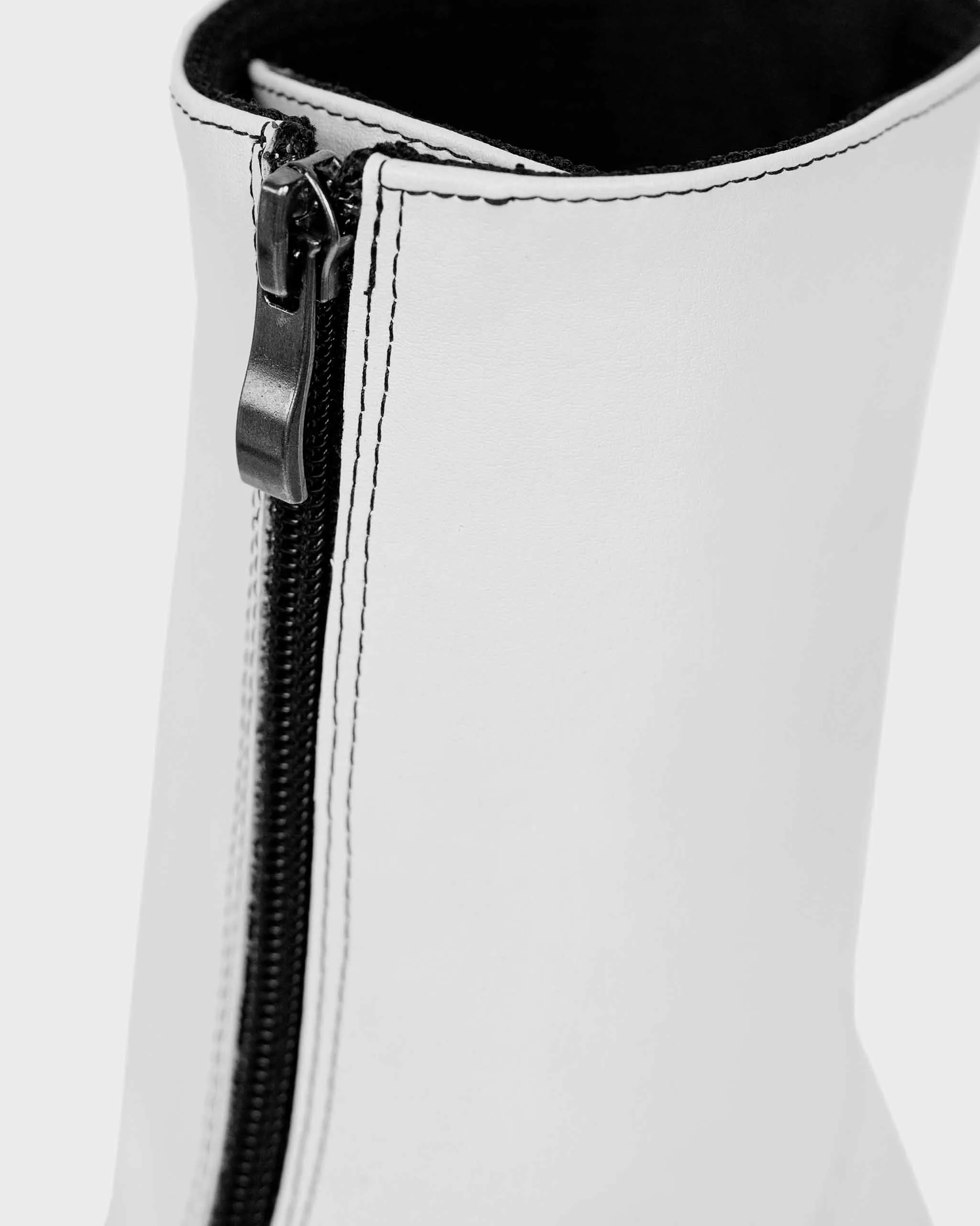 Bottes vegan en cuir de cactus Cyber Desserto® | Blanc