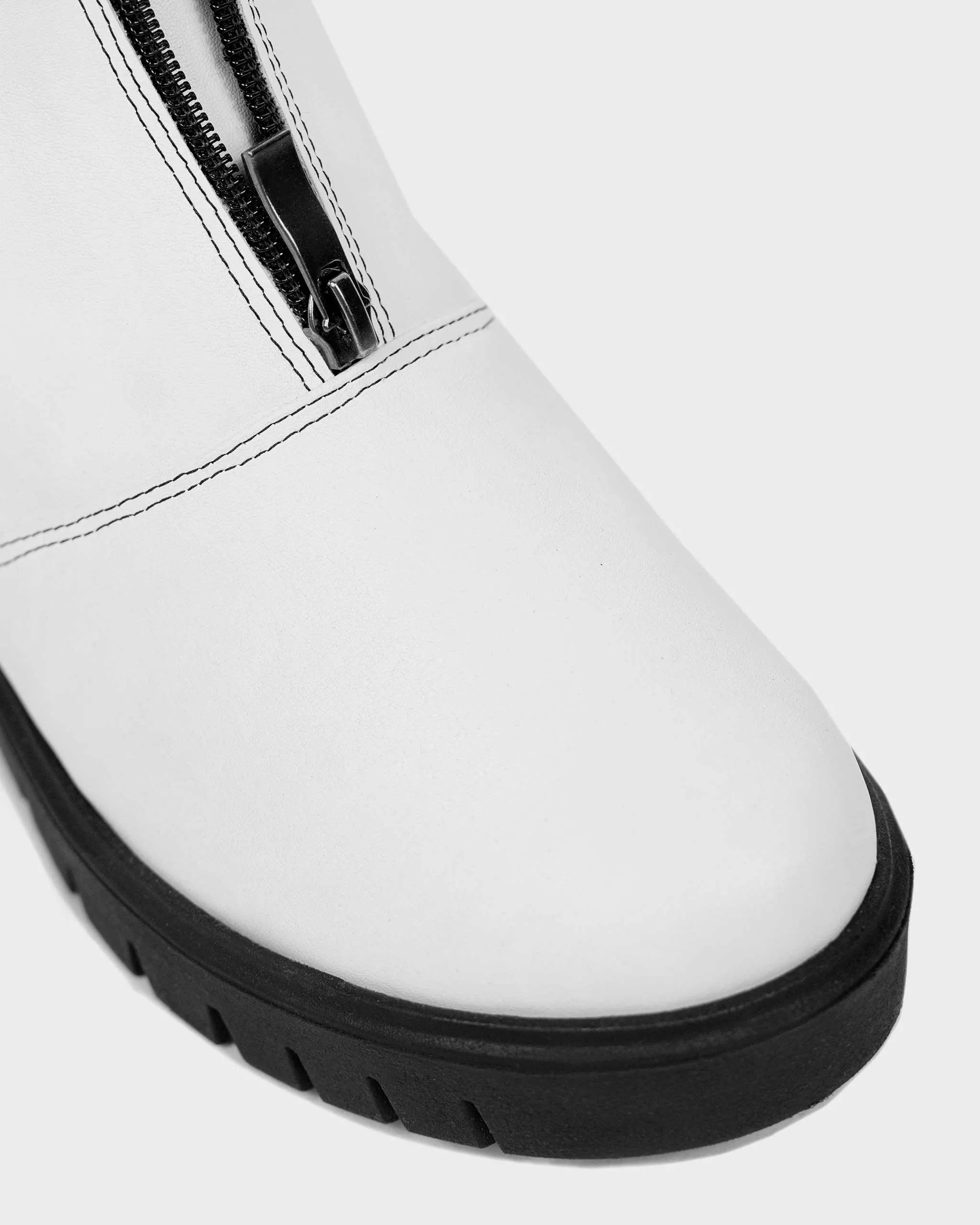 Bottes vegan en cuir de cactus Cyber Desserto® | Blanc