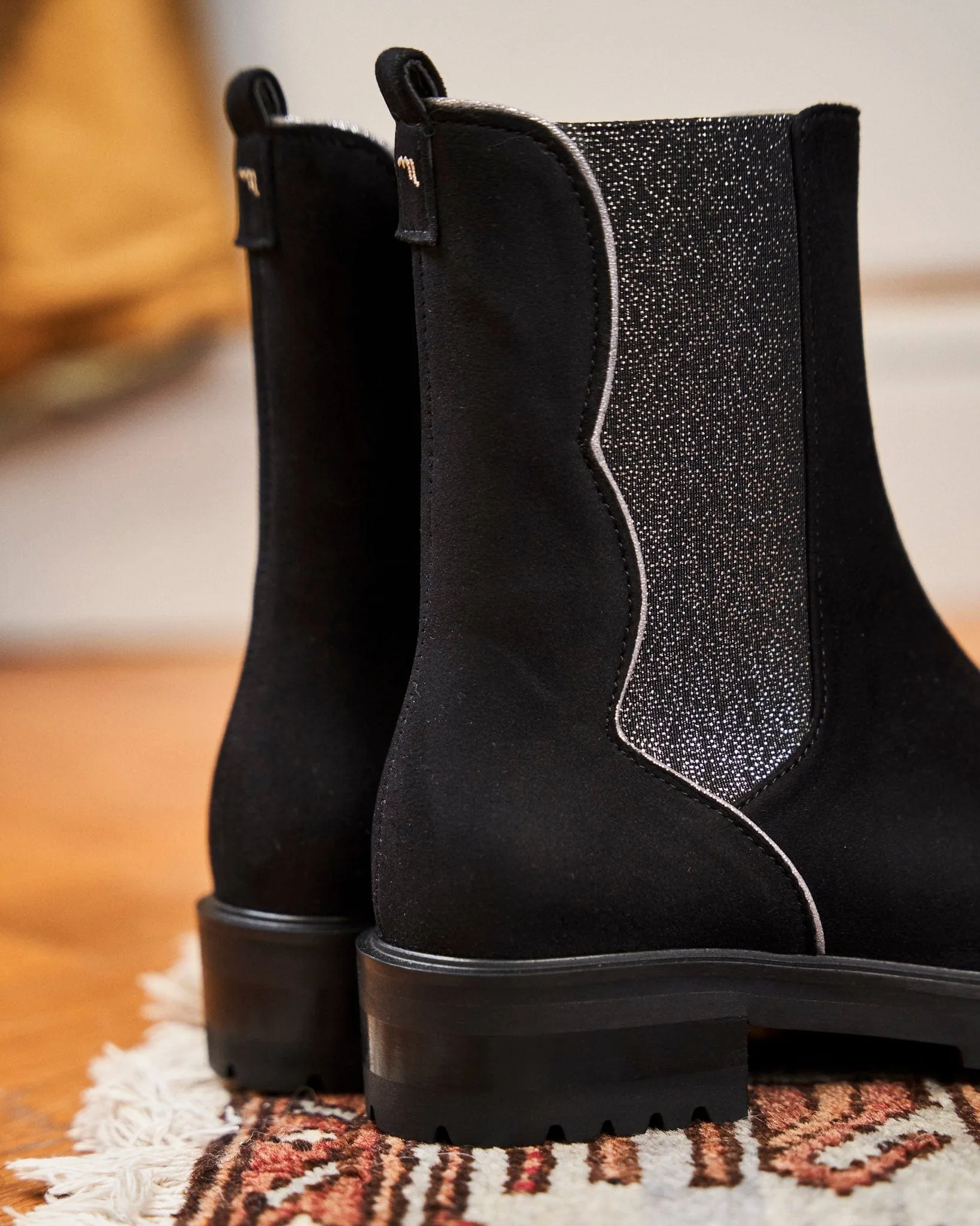 Bottes Chelsea en daim végan recyclé éphémère | Noir