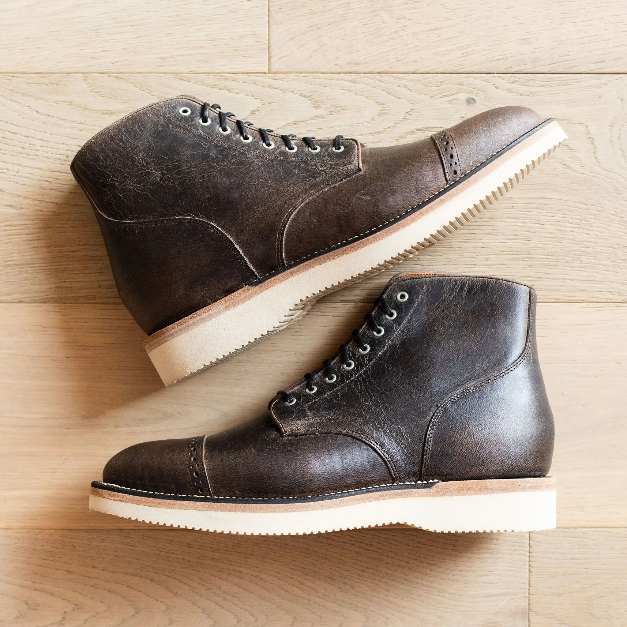 Bottes Garrison en daim noir ciré