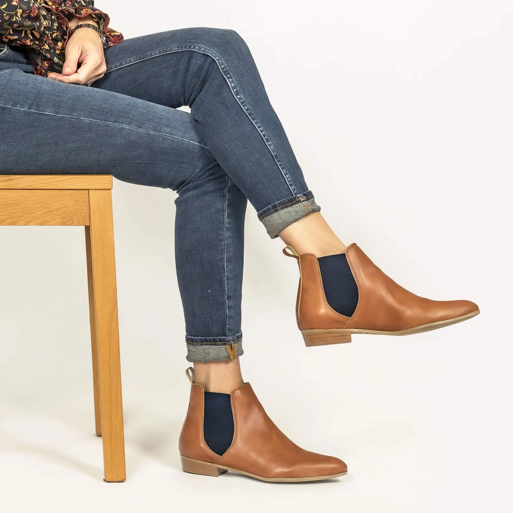 Bottes chevilles vegan en similicuir raisin Laika Femme | Camel