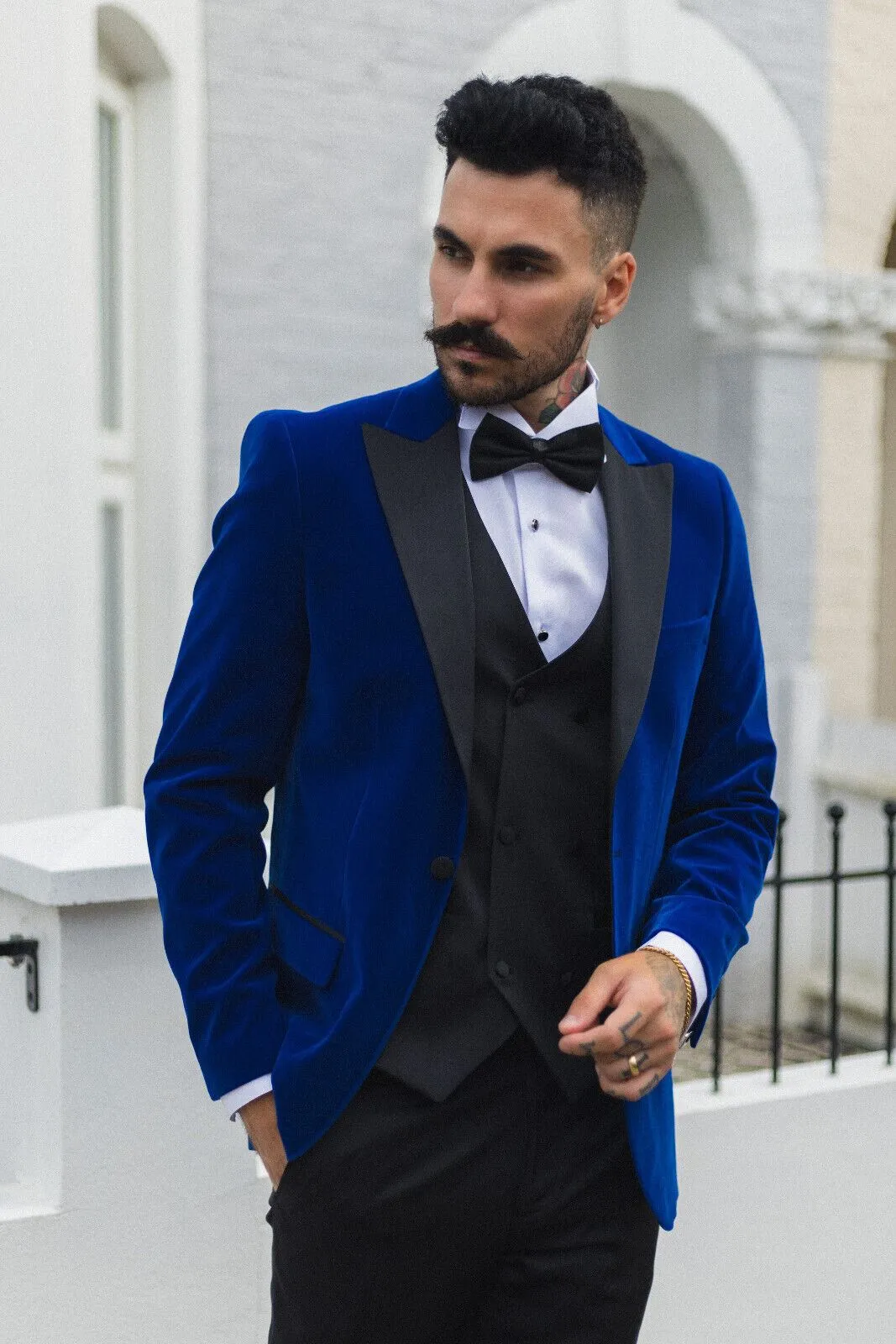 Veste de smoking en velours bleu pour homme