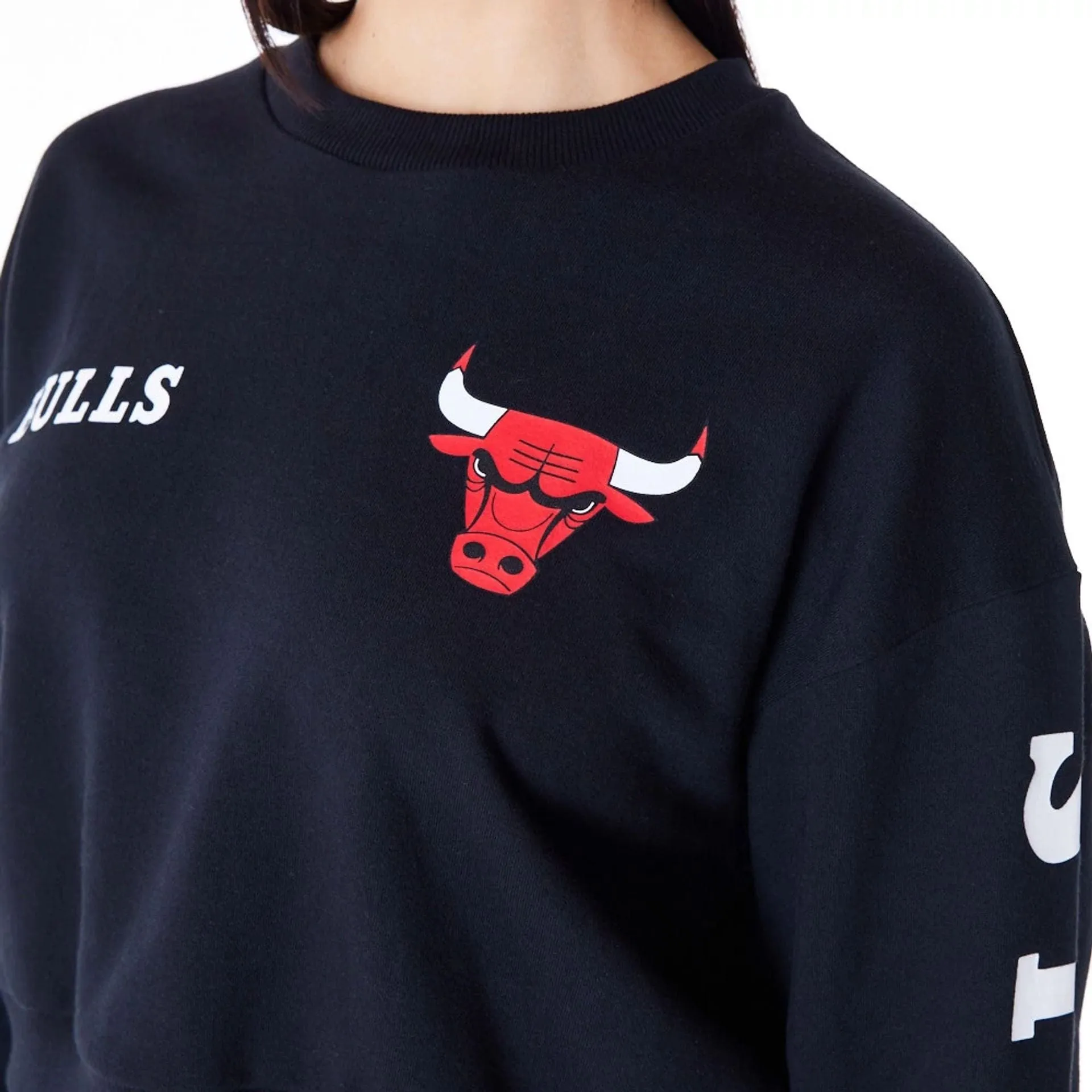 Sweatshirts et Hoodies New Era Chicago Bulls Femmes NBA Wordmark Noir Sweatshirt Court à Col Rond