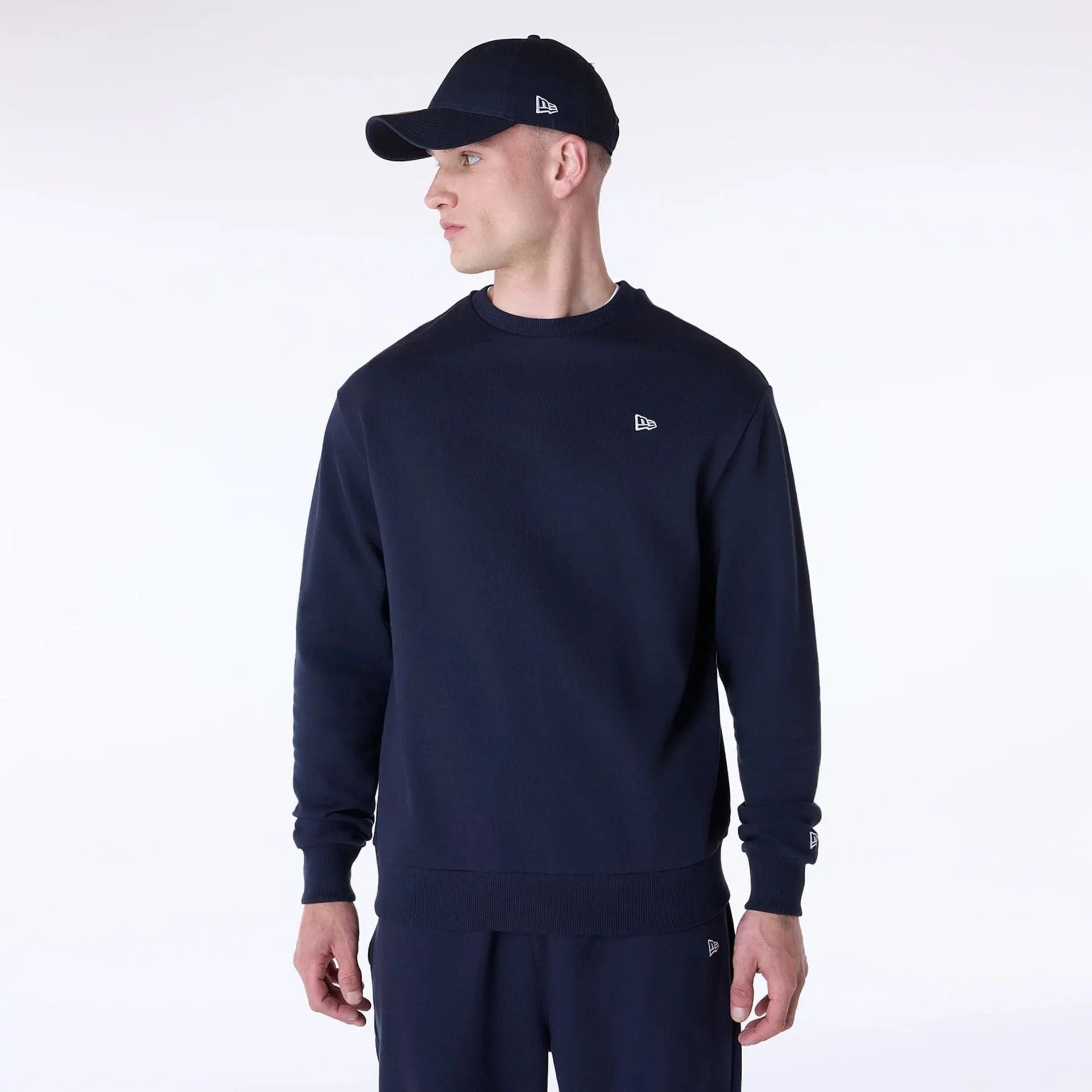 Sweatshirts et Hoodies New Era Pull New Era Essential Navy à col rond