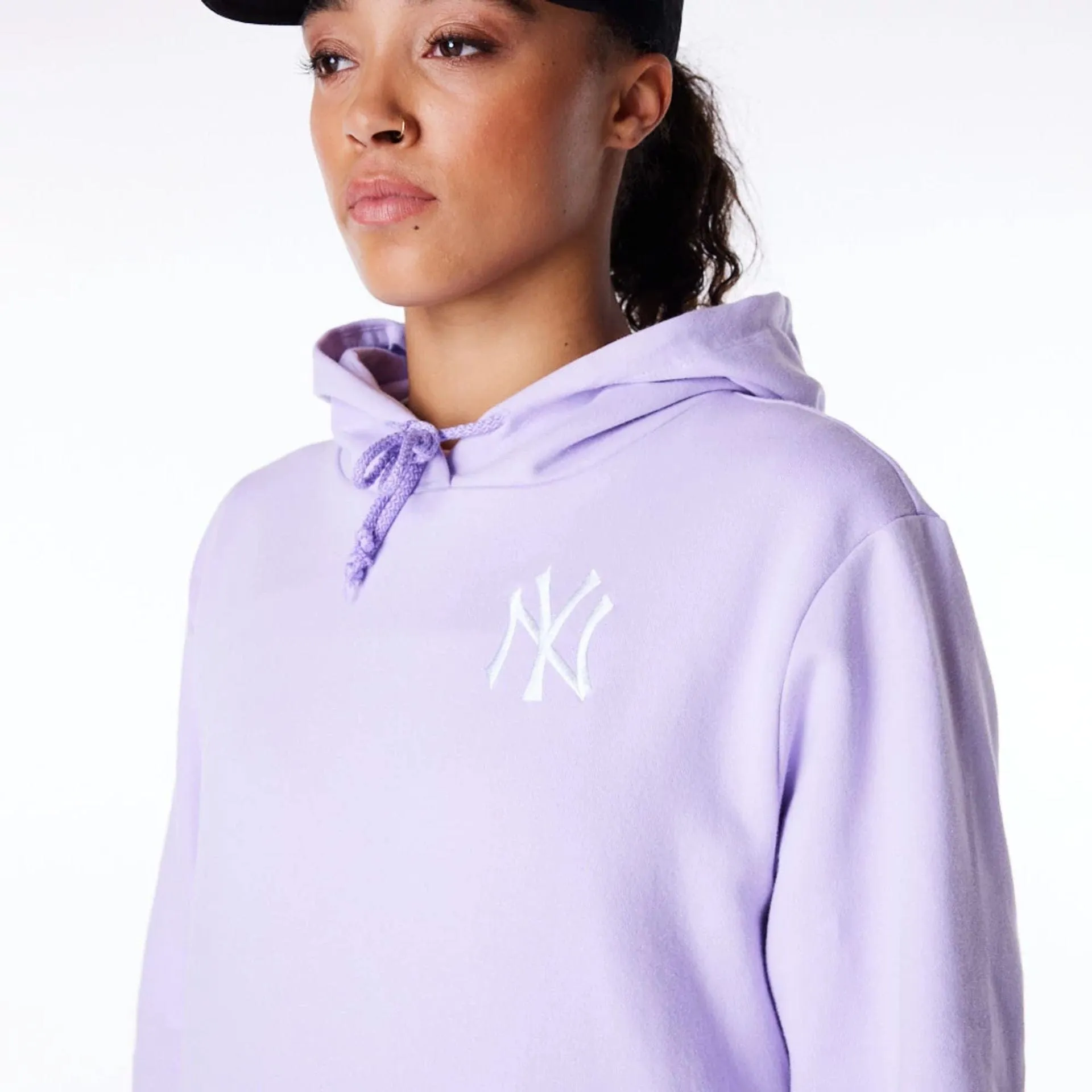 Sweats à capuche et pulls New Era New York Yankees Femmes MLB League Essential Pullover pastel violet