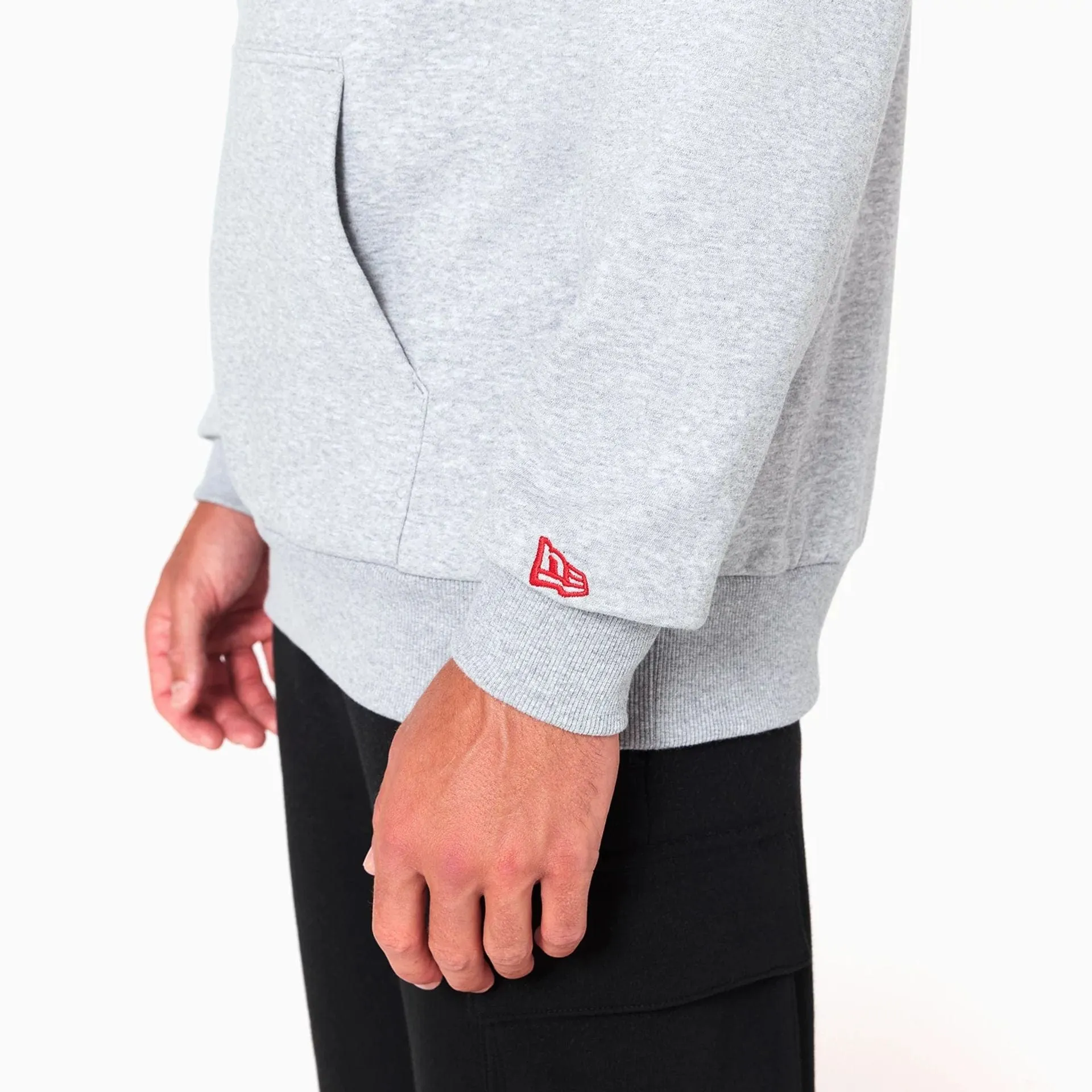 Sweatshirts et hoodies New Era - Pullover gris NFL avec logo bouclier