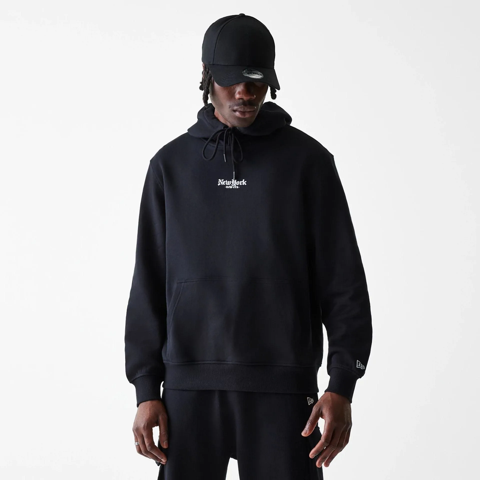 Sweatshirts et Hoodies New Era - Pullover Hoodie Noir Ode à NY