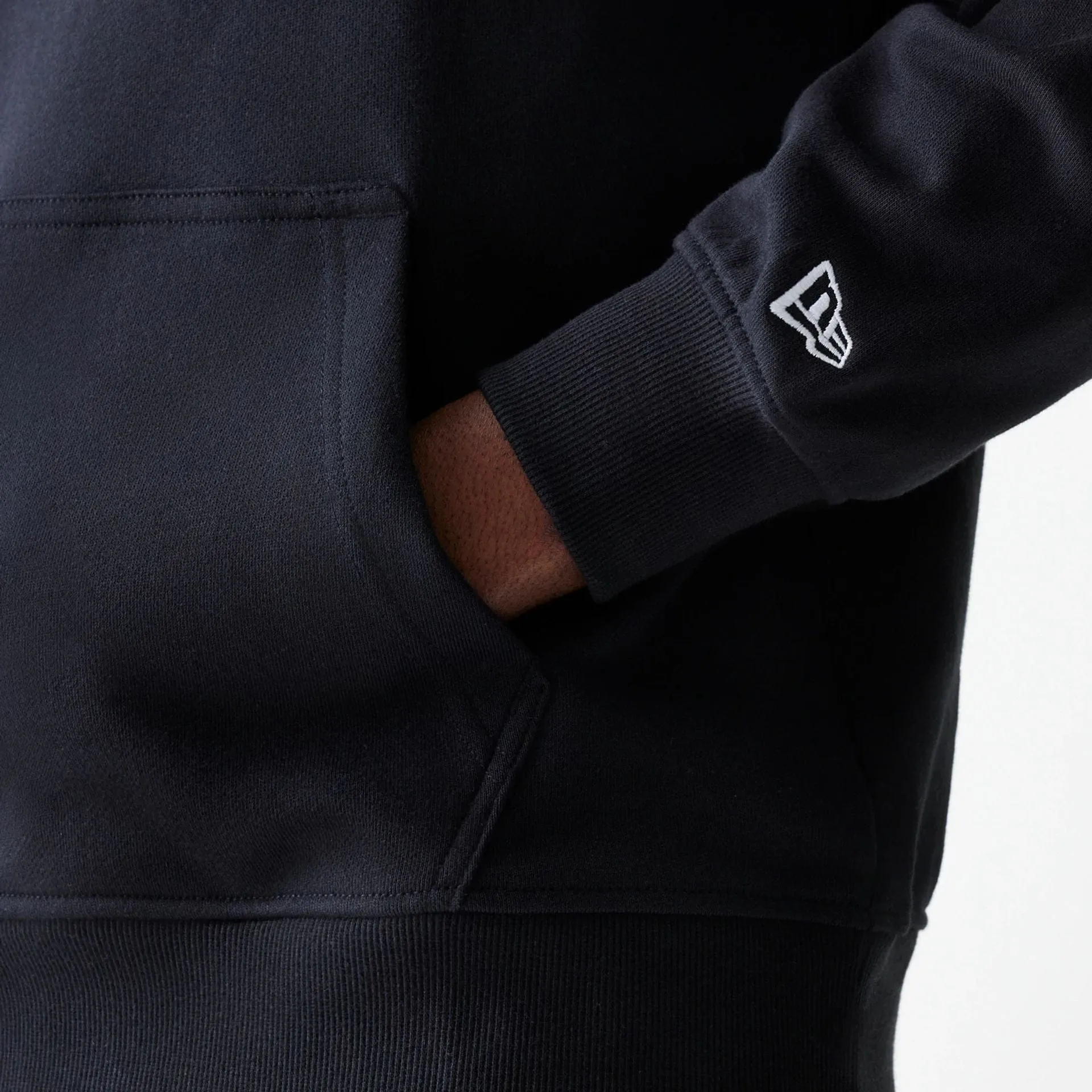 Sweatshirts et Hoodies New Era - Pullover Hoodie Noir Ode à NY