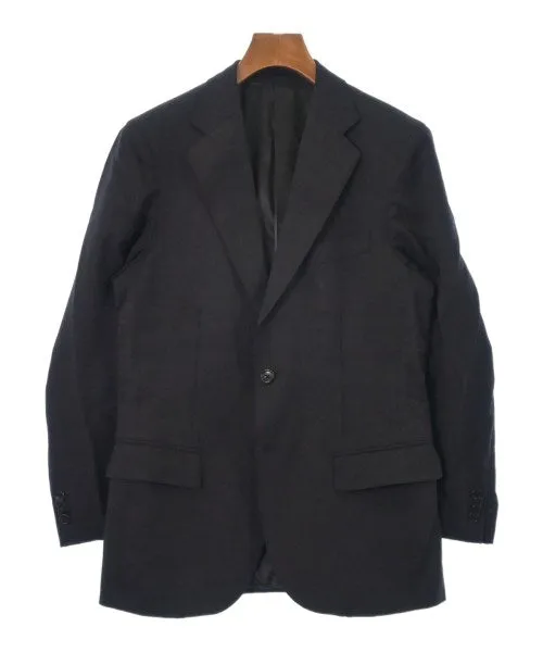 UNIQUEMENT des costumes d'affaires