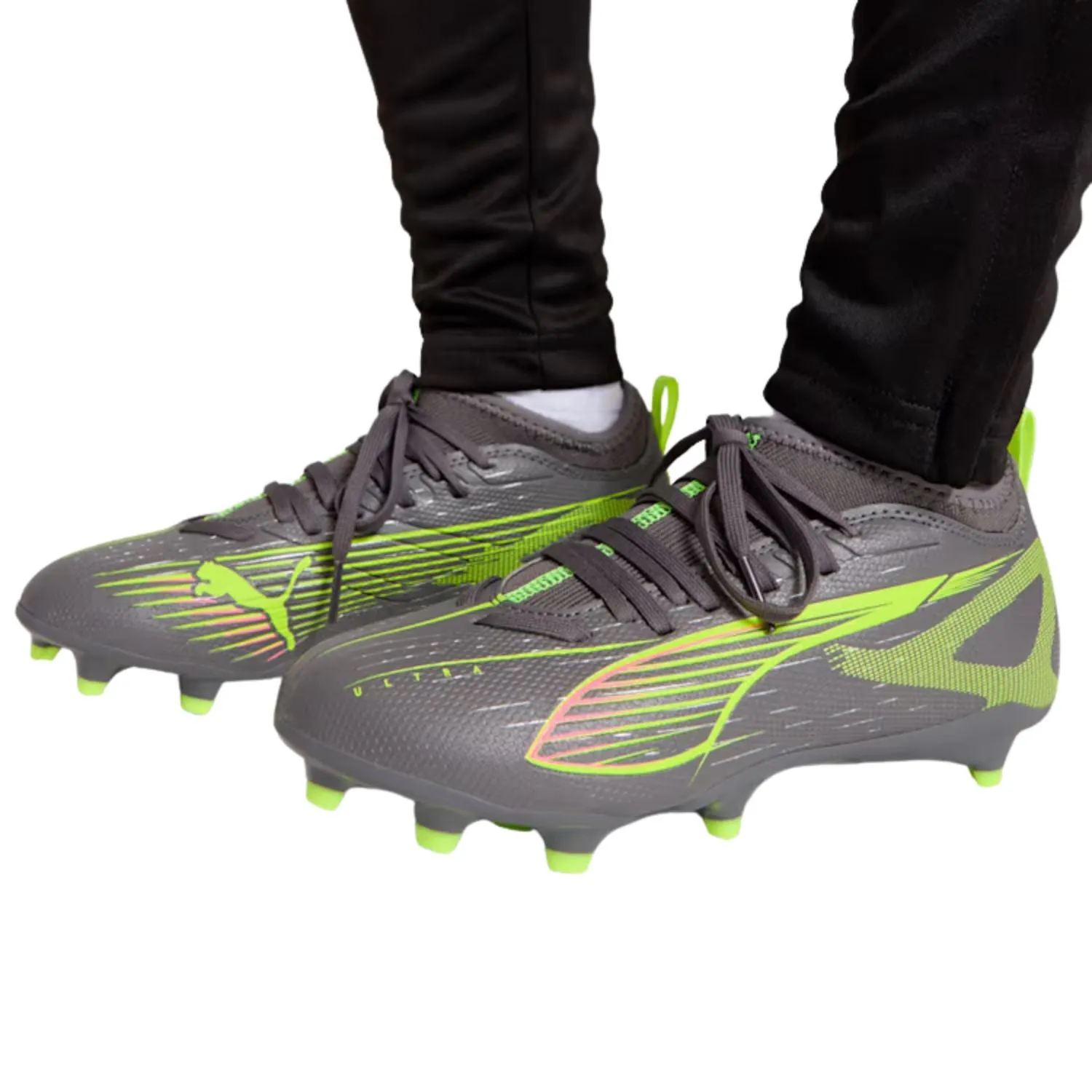 Crampons Puma Junior Ultra 5 Match pour terrains durs/synthétiques