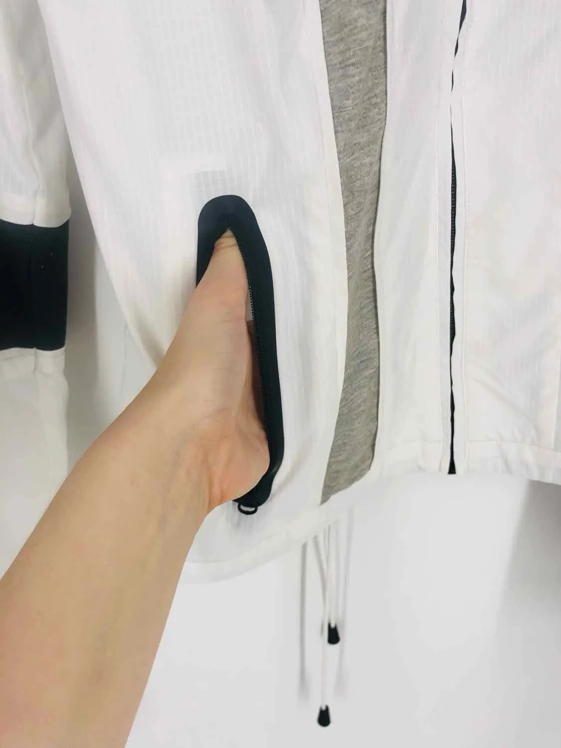 Veste designer à panneaux taille M Blanc/Noir/Gris