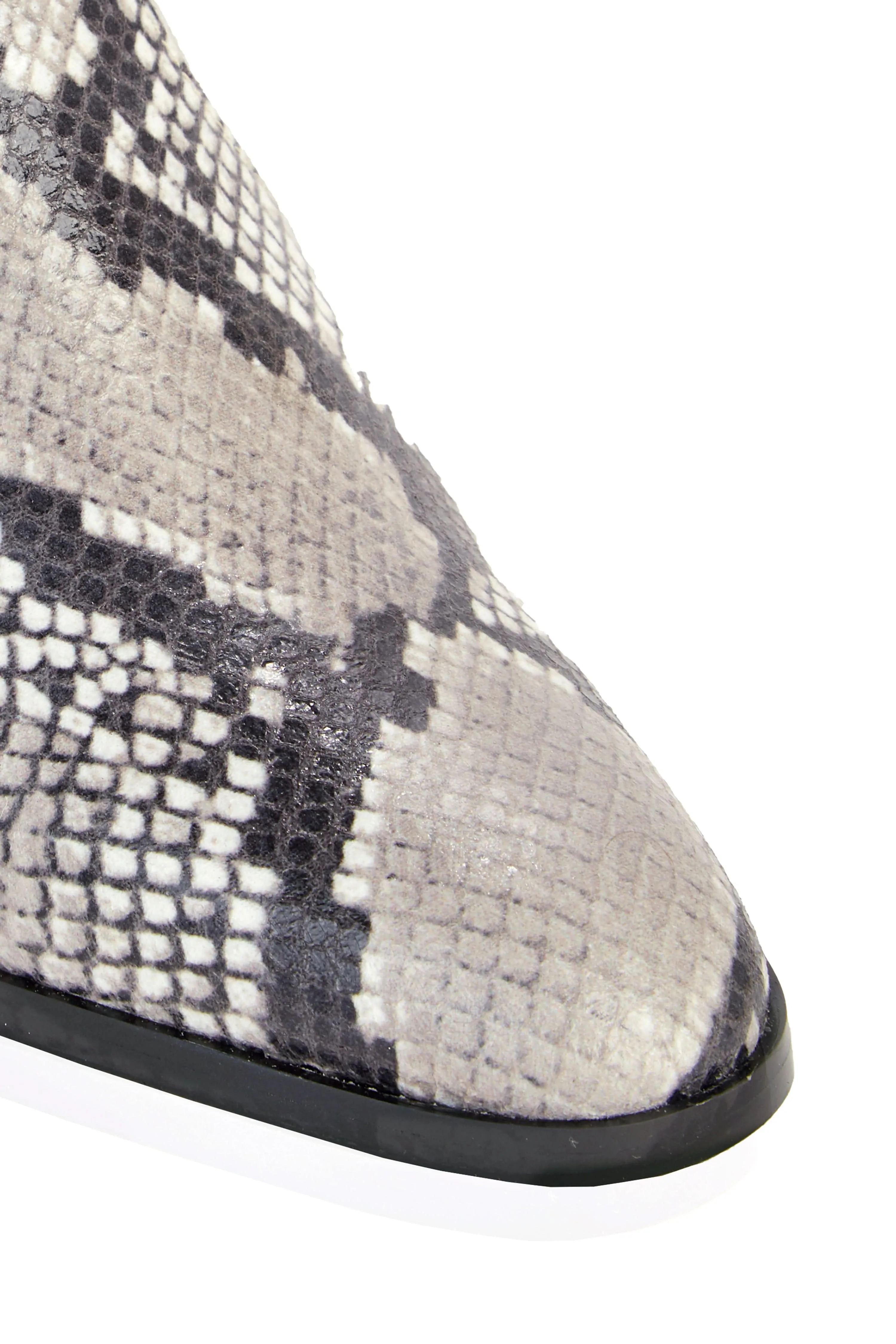 Bottes véganes Steffy à talons bas en simili-cuir | Python