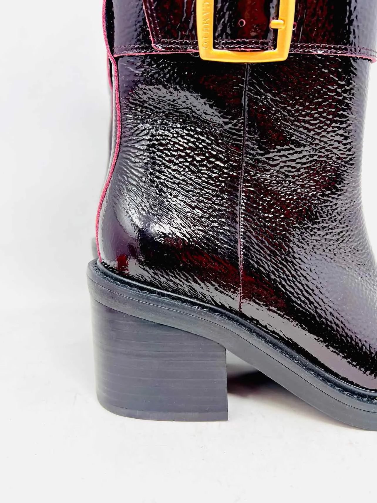 Chaussures Bottes Vince Camuto Taille 8 en Cuir Verni avec Boucle(s) Bordeau/Doré