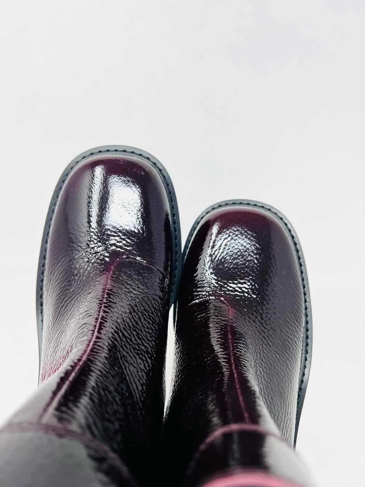 Chaussures Bottes Vince Camuto Taille 8 en Cuir Verni avec Boucle(s) Bordeau/Doré